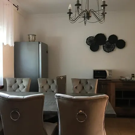 Eden Apartment Algyo
