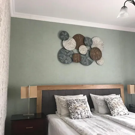 Eden Apartment *
